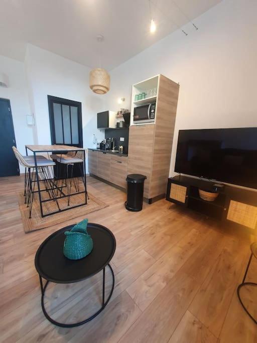 -Garrigue- Face A La Cite Medievale Studio Terrasse Classe 4☆ 카르카손 외부 사진