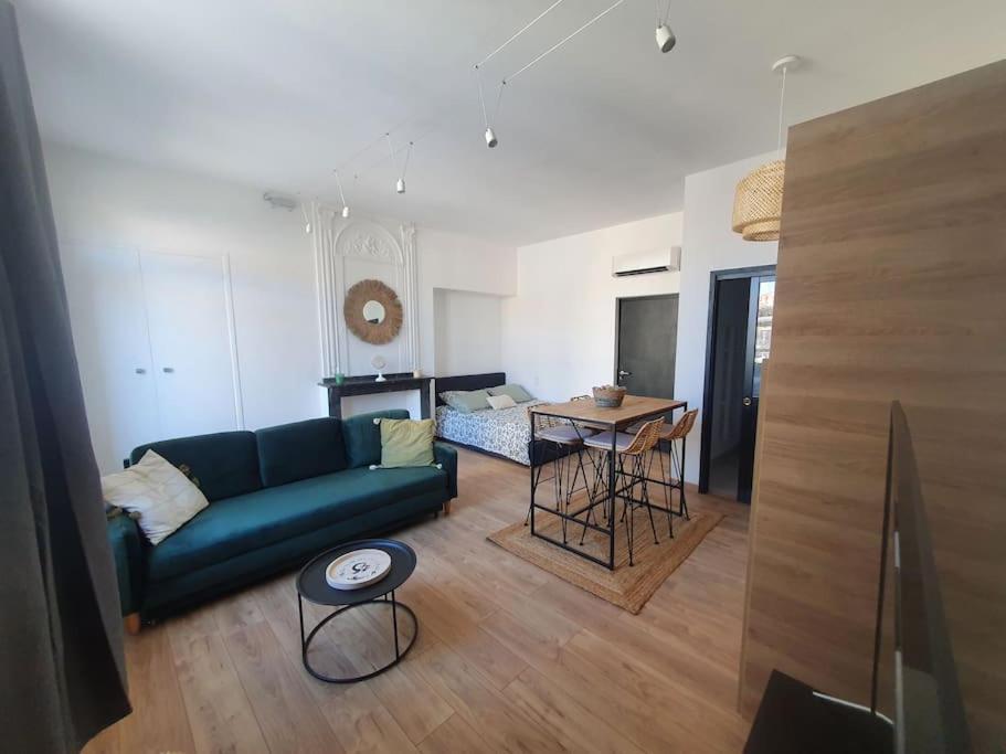 -Garrigue- Face A La Cite Medievale Studio Terrasse Classe 4☆ 카르카손 외부 사진